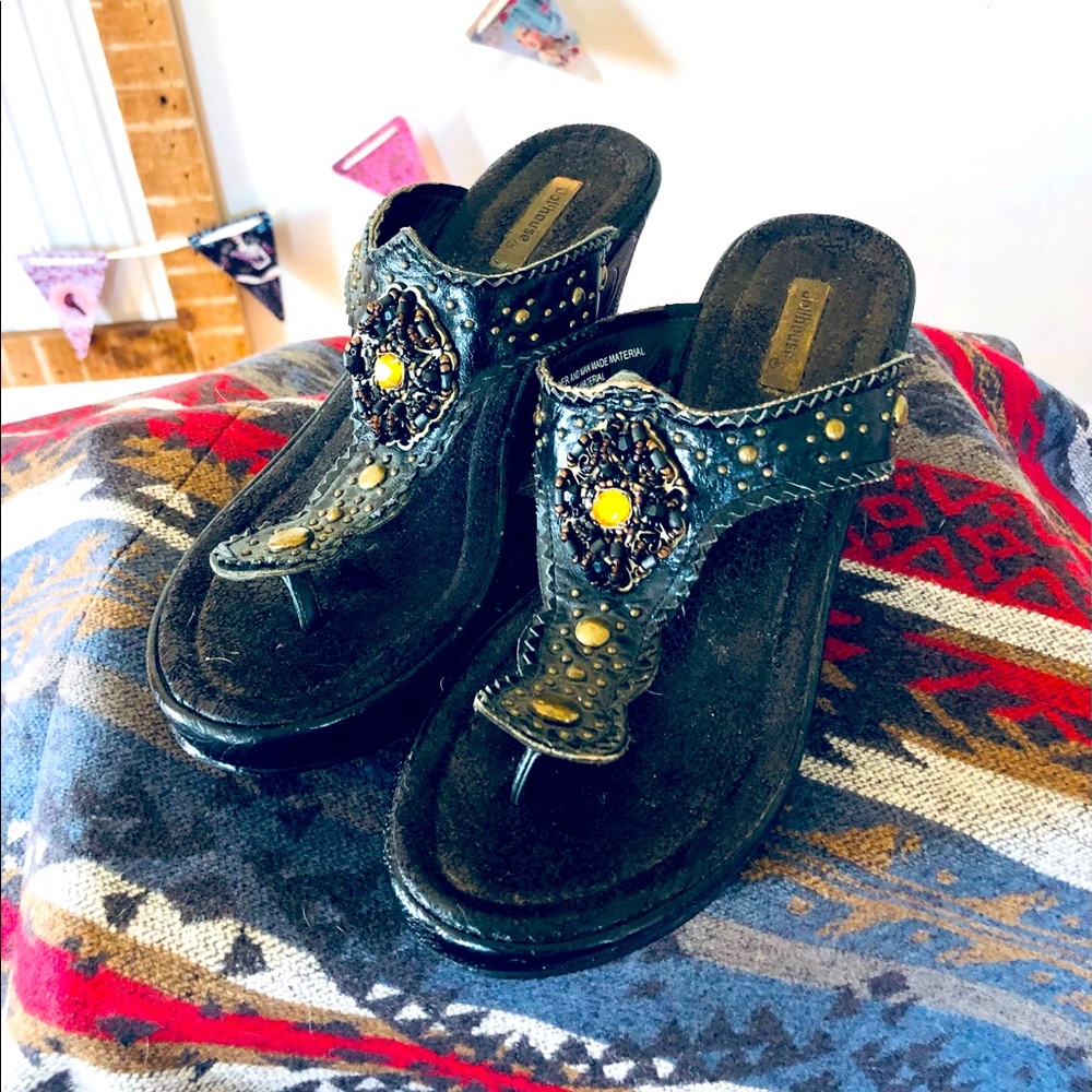 Dollhouse wedges